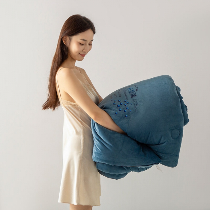 91家纺网 家纺一手货源 找家纺 被靠被 2023新款石墨烯科技发热被子系列 琥珀蓝