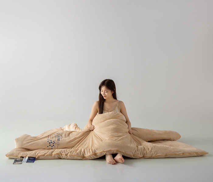 91家纺网 家纺一手货源 找家纺 被靠被 2023新款石墨烯科技发热被子系列 土豪金