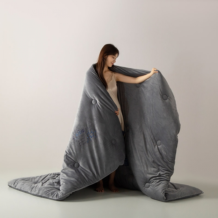 91家纺网 家纺一手货源 找家纺 被靠被 2023新款石墨烯科技发热被子系列 摩登灰