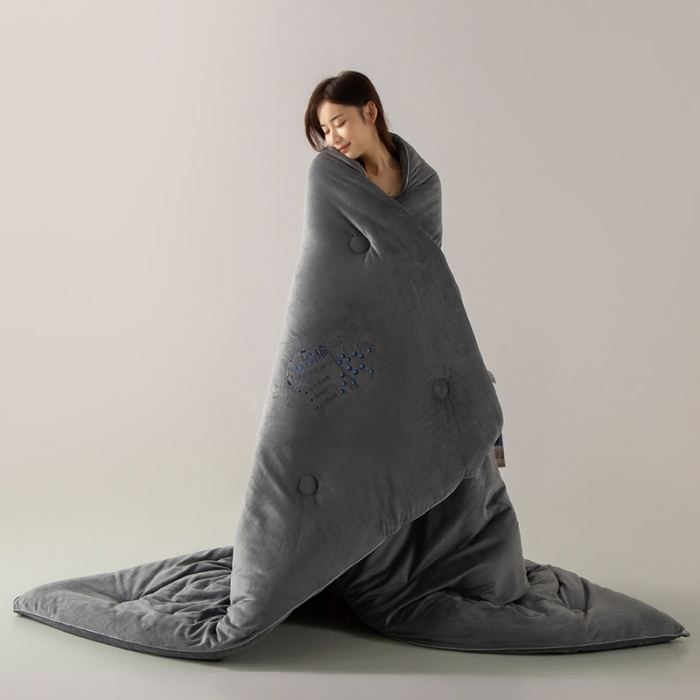 91家纺网 家纺一手货源 找家纺 被靠被 2023新款石墨烯科技发热被子系列 摩登灰