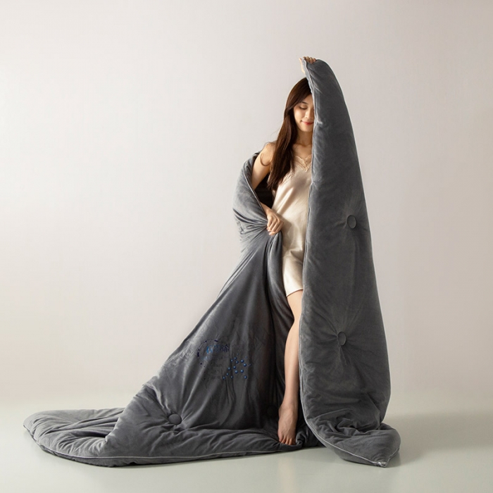 91家纺网 家纺一手货源 找家纺 被靠被 2023新款石墨烯科技发热被子系列 摩登灰