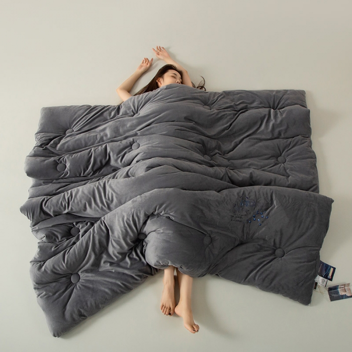 91家纺网 家纺一手货源 找家纺 被靠被 2023新款石墨烯科技发热被子系列 摩登灰