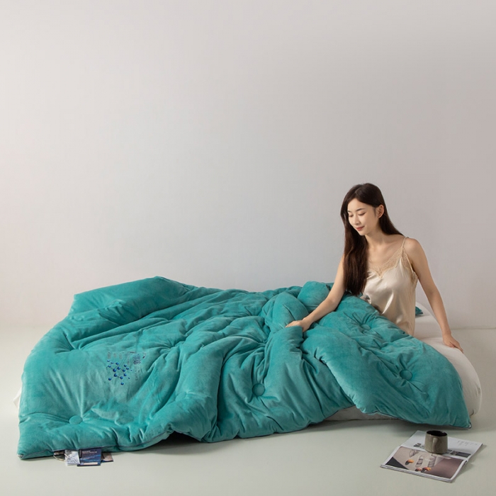 91家纺网 家纺一手货源 找家纺 被靠被 2023新款石墨烯科技发热被子系列 云雾蓝