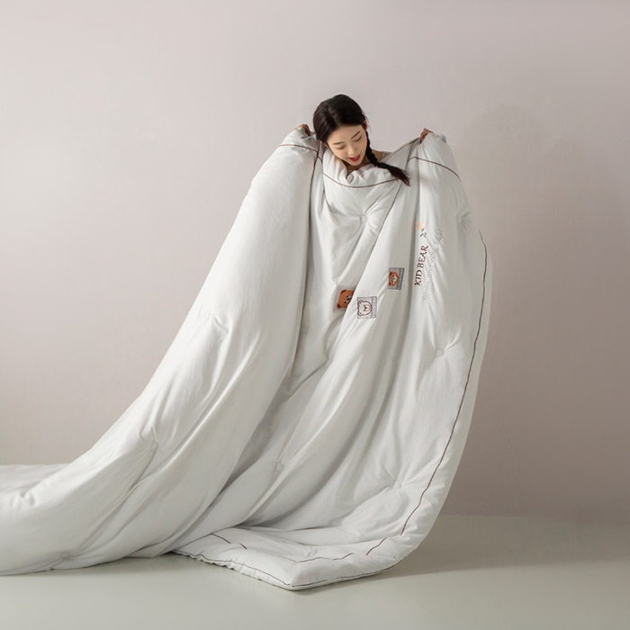 91家纺网 家纺一手货源 找家纺 被靠被 2023新款雅芙棉石墨烯发热被小熊系列 布丁熊-白