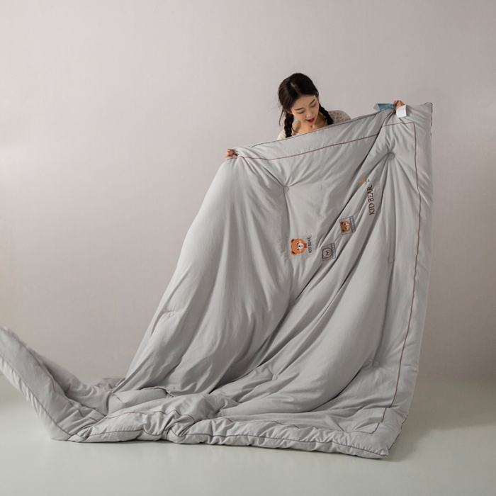 91家纺网 家纺一手货源 找家纺 被靠被 2023新款雅芙棉石墨烯发热被小熊系列 布丁熊-灰