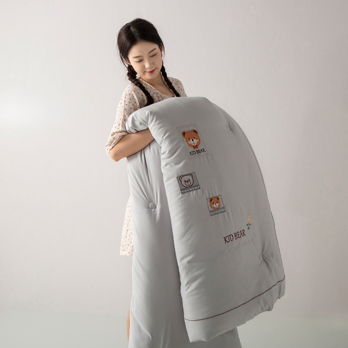 91家纺网 家纺一手货源 找家纺 被靠被 2023新款雅芙棉石墨烯发热被小熊系列 布丁熊-灰