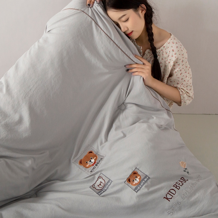 91家纺网 家纺一手货源 找家纺 被靠被 2023新款雅芙棉石墨烯发热被小熊系列 布丁熊-灰