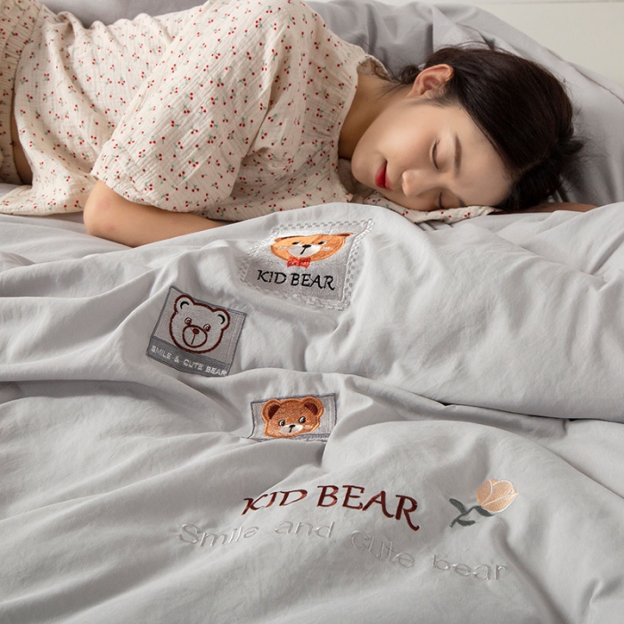 91家纺网 家纺一手货源 找家纺 被靠被 2023新款雅芙棉石墨烯发热被小熊系列 布丁熊-灰