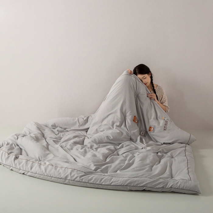 91家纺网 家纺一手货源 找家纺 被靠被 2023新款雅芙棉石墨烯发热被小熊系列 布丁熊-灰