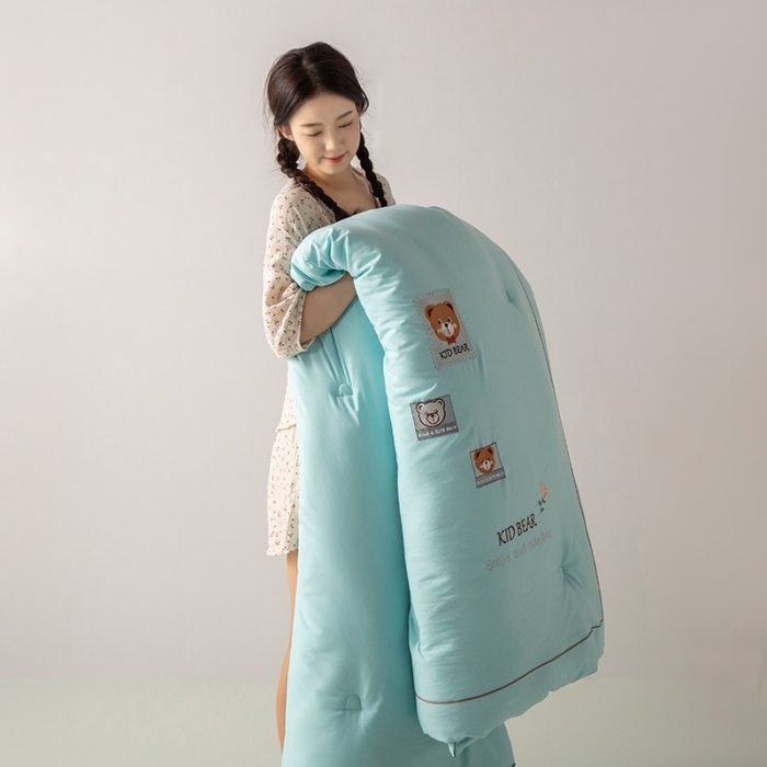 91家纺网 家纺一手货源 找家纺 被靠被 2023新款雅芙棉石墨烯发热被小熊系列 布丁熊-绿