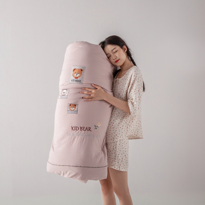 91家纺网 家纺一手货源 找家纺 被靠被 2023新款雅芙棉石墨烯发热被小熊系列 布丁熊-粉