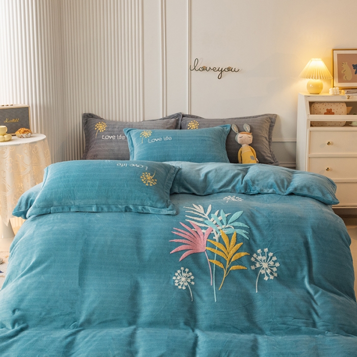 91家纺网 家纺一手货源 找家纺 纽缦 2022新款牛奶绒四件套爱之音系列 爱之音翠兰