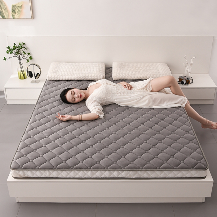 91家纺网 家纺一手货源 找家纺 亿丁点 2023新款牛奶绒乳胶记忆棉双人床垫 大床灰色