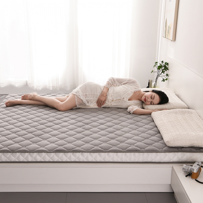 91家纺网 家纺一手货源 找家纺 亿丁点 2023新款牛奶绒乳胶记忆棉双人床垫 大床灰色