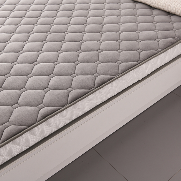 91家纺网 家纺一手货源 找家纺 亿丁点 2023新款牛奶绒乳胶记忆棉双人床垫 大床灰色