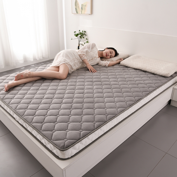 91家纺网 家纺一手货源 找家纺 亿丁点 2023新款牛奶绒乳胶记忆棉双人床垫 大床灰色