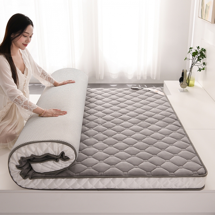 91家纺网 家纺一手货源 找家纺 亿丁点 2023新款牛奶绒乳胶记忆棉双人床垫 大床灰色