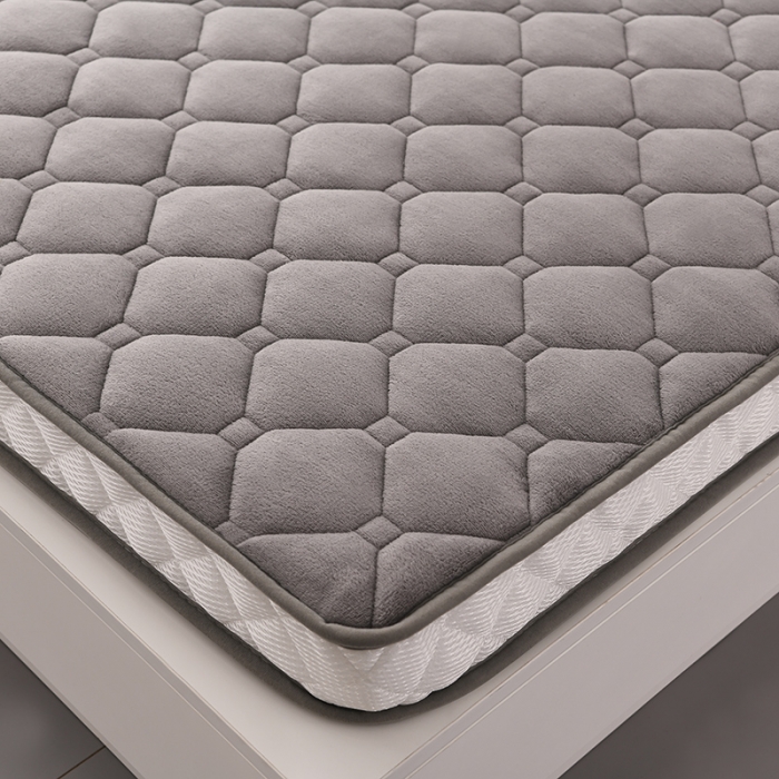 91家纺网 家纺一手货源 找家纺 亿丁点 2023新款牛奶绒乳胶记忆棉双人床垫 大床灰色