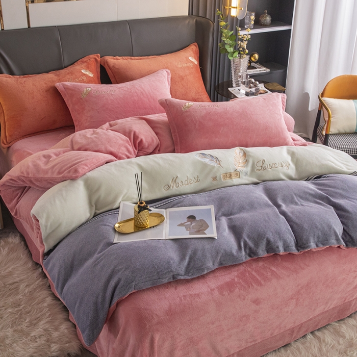 91家纺网 家纺一手货源 找家纺 纽缦 2022新款牛奶绒四件套彩色叶羽系列 彩色叶羽（爱恋玉）