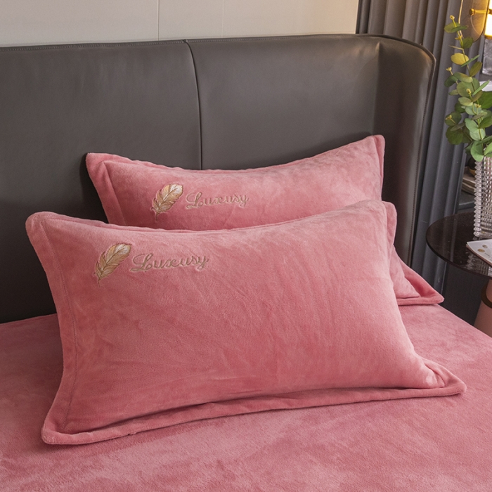 91家纺网 家纺一手货源 找家纺 纽缦 2022新款牛奶绒四件套彩色叶羽系列 彩色叶羽（爱恋玉）