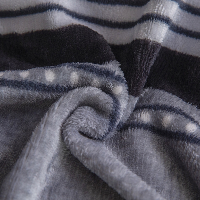 91家纺网 家纺一手货源 找家纺 纽缦 2022新款牛奶绒四件套彩色叶羽系列 彩色叶羽（宾利蓝）