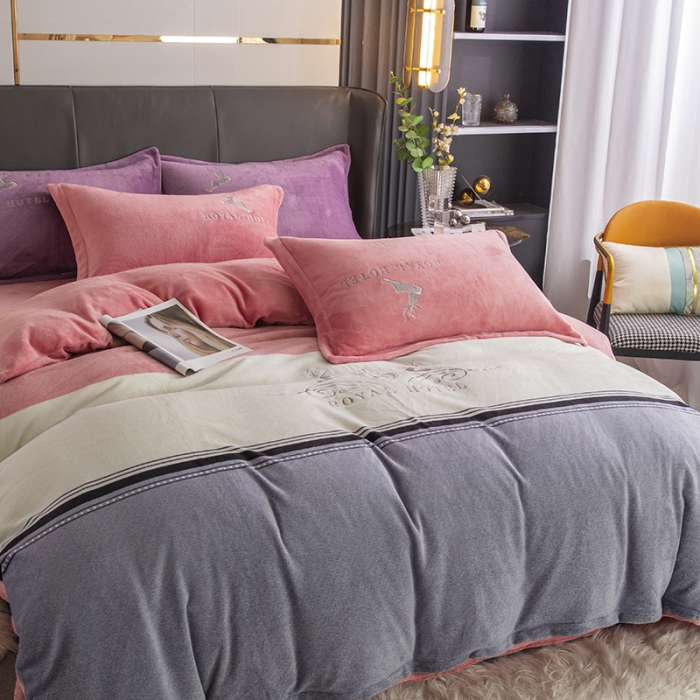 91家纺网 家纺一手货源 找家纺 纽缦 2022新款牛奶绒四件套 鹿有你（爱恋玉）