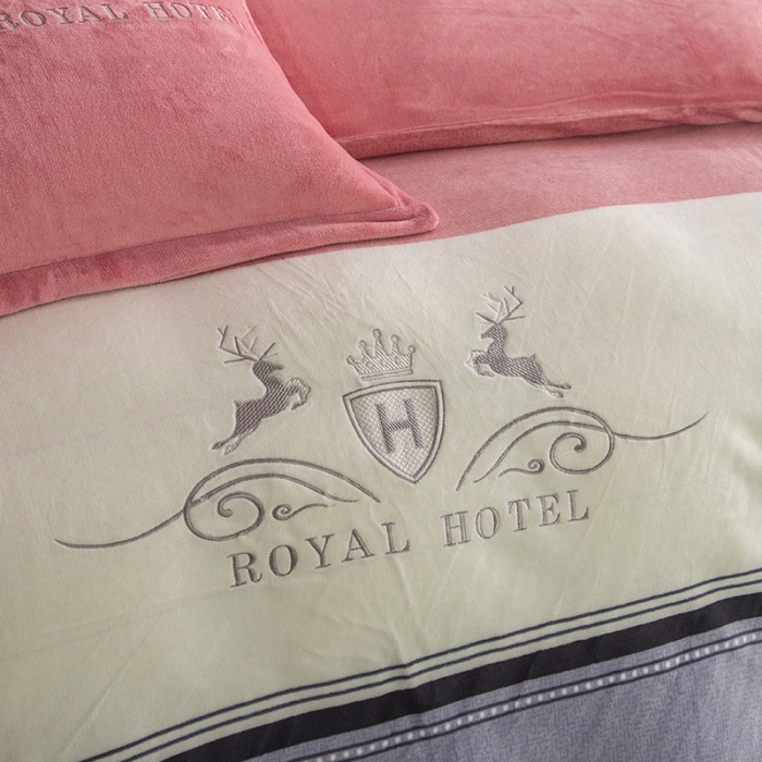 91家纺网 家纺一手货源 找家纺 纽缦 2022新款牛奶绒四件套 鹿有你（爱恋玉）