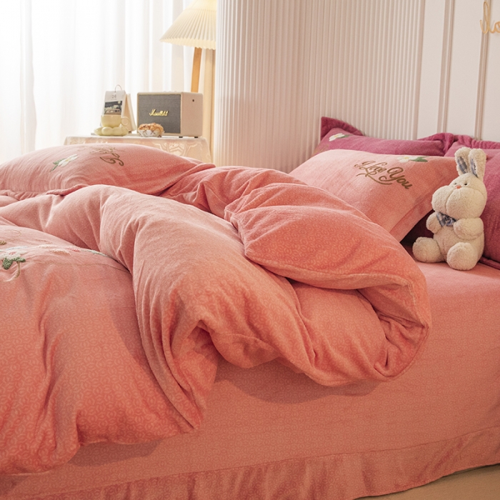 91家纺网 家纺一手货源 找家纺 （总）纽缦 2022新款牛奶绒四件套蝶舞系列