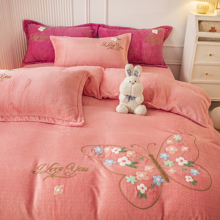 91家纺网 家纺一手货源 找家纺 （总）纽缦 2022新款牛奶绒四件套蝶舞系列