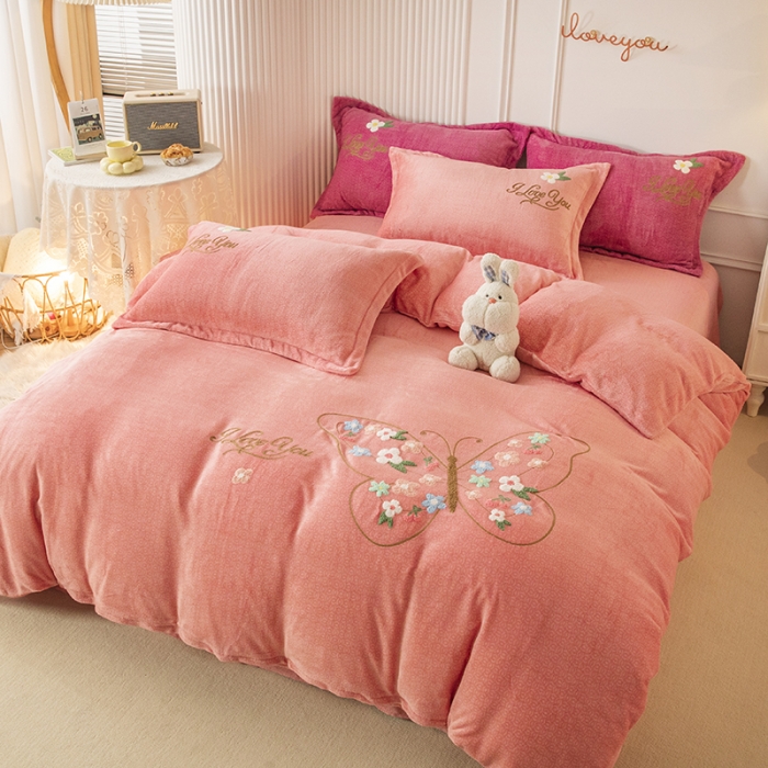 91家纺网 家纺一手货源 找家纺 （总）纽缦 2022新款牛奶绒四件套蝶舞系列