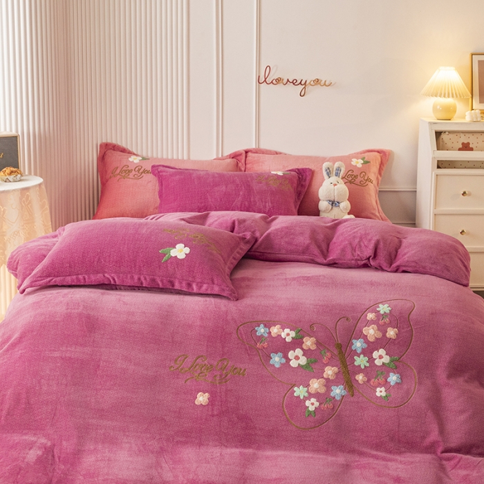 91家纺网 家纺一手货源 找家纺 纽缦 2022新款牛奶绒四件套蝶舞系列 蝶舞豆沙