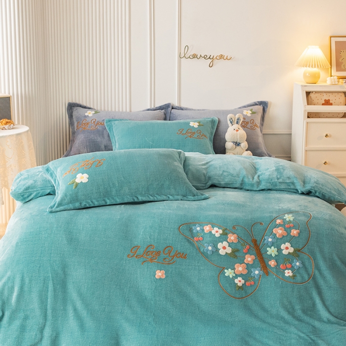 91家纺网 家纺一手货源 找家纺 纽缦 2022新款牛奶绒四件套蝶舞系列 蝶舞水绿