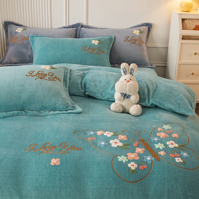 91家纺网 家纺一手货源 找家纺 纽缦 2022新款牛奶绒四件套蝶舞系列 蝶舞水绿