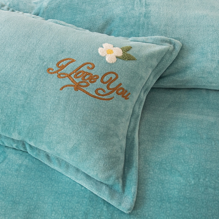 91家纺网 家纺一手货源 找家纺 纽缦 2022新款牛奶绒四件套蝶舞系列 蝶舞水绿