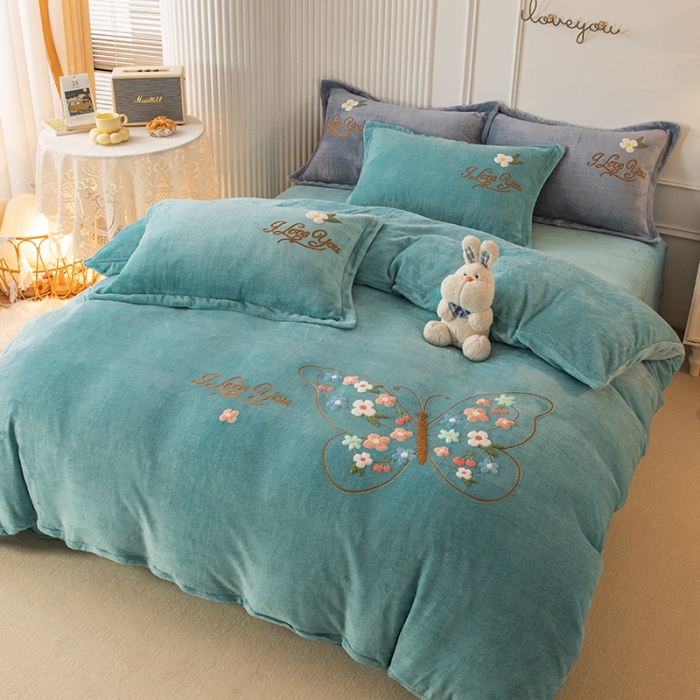 91家纺网 家纺一手货源 找家纺 纽缦 2022新款牛奶绒四件套蝶舞系列 蝶舞水绿