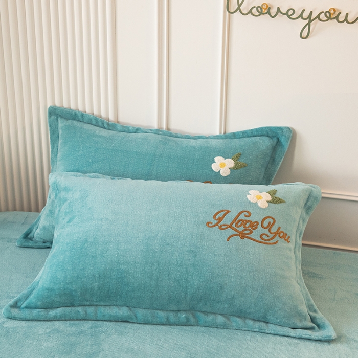 91家纺网 家纺一手货源 找家纺 纽缦 2022新款牛奶绒四件套蝶舞系列 蝶舞水绿