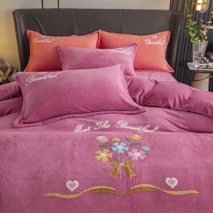 91家纺网 家纺一手货源 找家纺 纽缦 2022新款牛奶绒四件套梦幻花语系列 梦幻花语豆沙