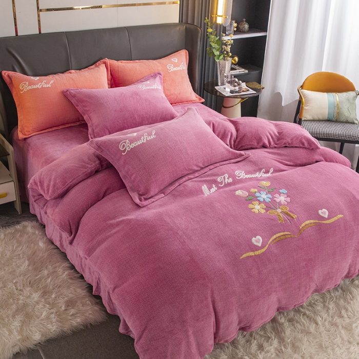 91家纺网 家纺一手货源 找家纺 纽缦 2022新款牛奶绒四件套梦幻花语系列 梦幻花语豆沙