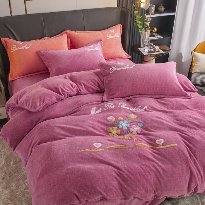 91家纺网 家纺一手货源 找家纺 纽缦 2022新款牛奶绒四件套梦幻花语系列 梦幻花语豆沙