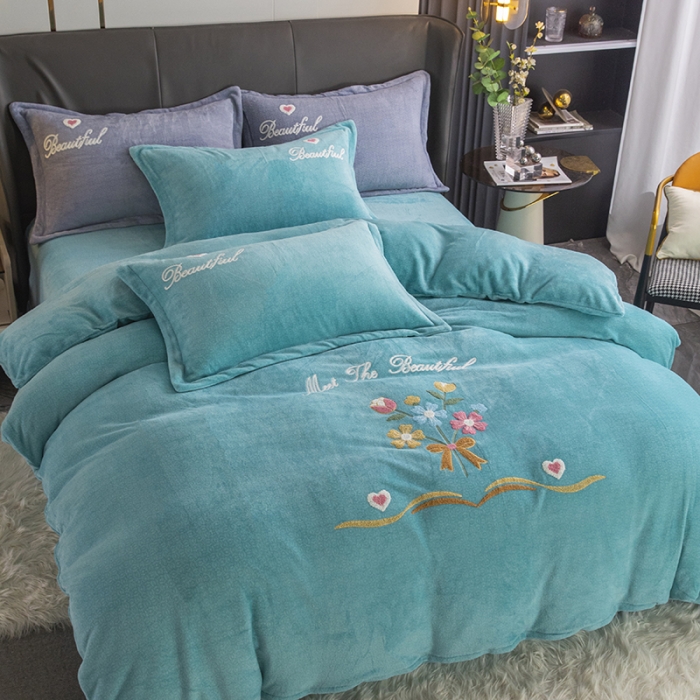 91家纺网 家纺一手货源 找家纺 纽缦 2022新款牛奶绒四件套梦幻花语系列 梦幻花语水绿