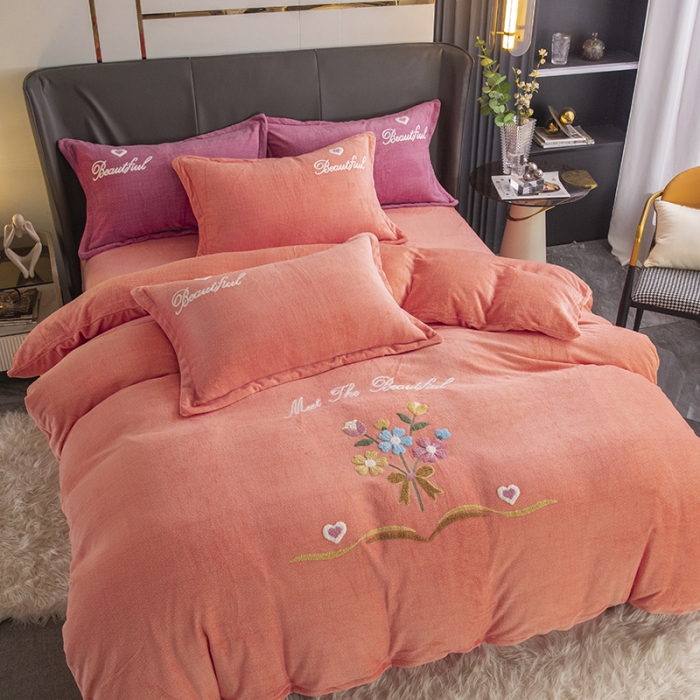 91家纺网 家纺一手货源 找家纺 纽缦 2022新款牛奶绒四件套梦幻花语系列 梦幻花语玉色