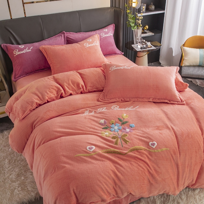 91家纺网 家纺一手货源 找家纺 纽缦 2022新款牛奶绒四件套梦幻花语系列 梦幻花语玉色