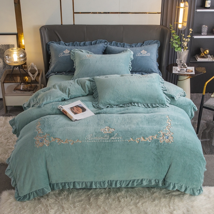 91家纺网 家纺一手货源 找家纺 纽缦 2022新款牛奶绒四件套时尚典范系列 时尚典范豆绿