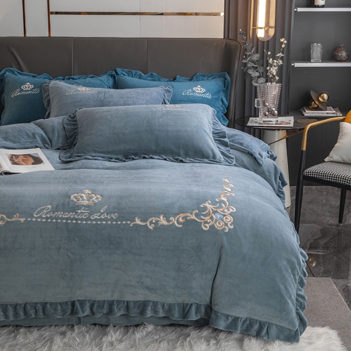 91家纺网 家纺一手货源 找家纺 纽缦 2022新款牛奶绒四件套时尚典范系列 时尚典范蓝灰