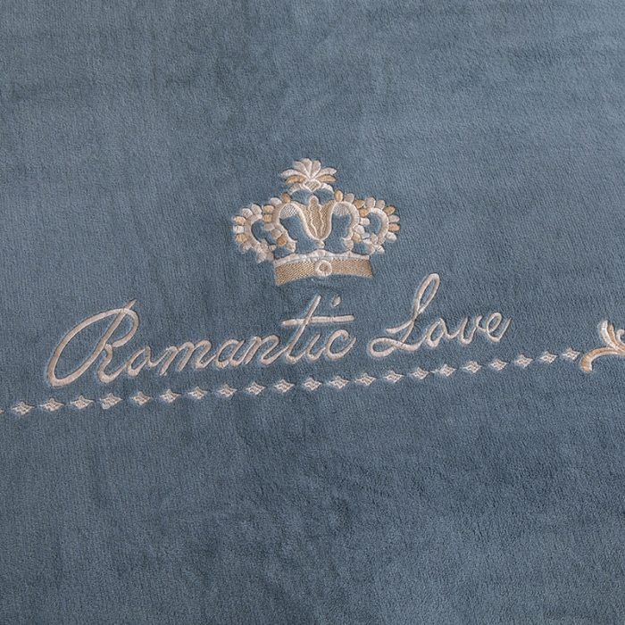 91家纺网 家纺一手货源 找家纺 纽缦 2022新款牛奶绒四件套时尚典范系列 时尚典范蓝灰