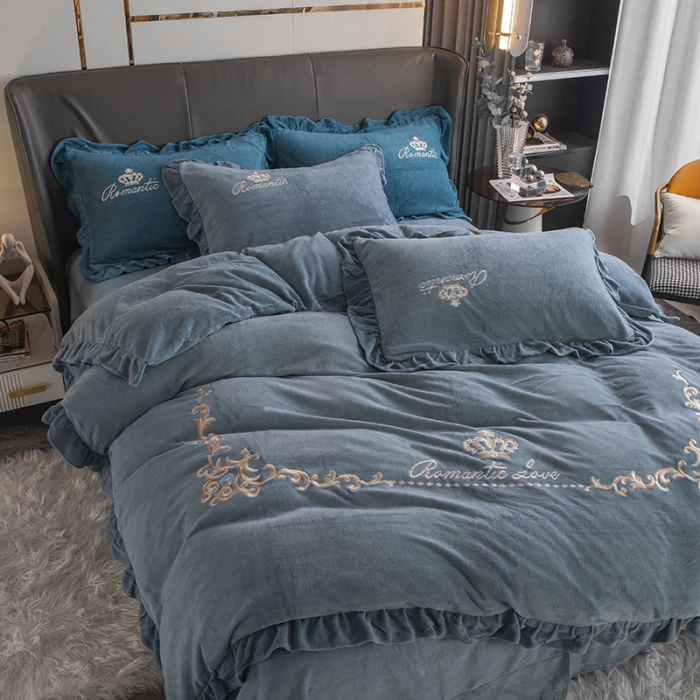 91家纺网 家纺一手货源 找家纺 纽缦 2022新款牛奶绒四件套时尚典范系列 时尚典范蓝灰