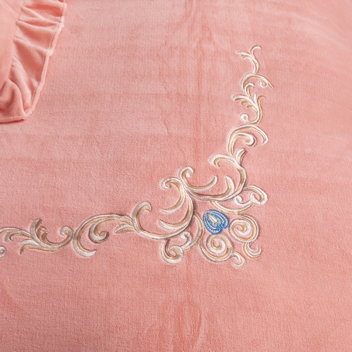 91家纺网 家纺一手货源 找家纺 纽缦 2022新款牛奶绒四件套时尚典范系列 时尚典范玉色