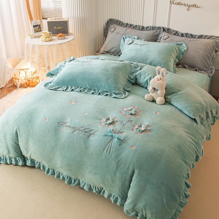 91家纺网 家纺一手货源 找家纺 纽缦 2022新款牛奶绒四件套唯爱系列 唯爱豆绿