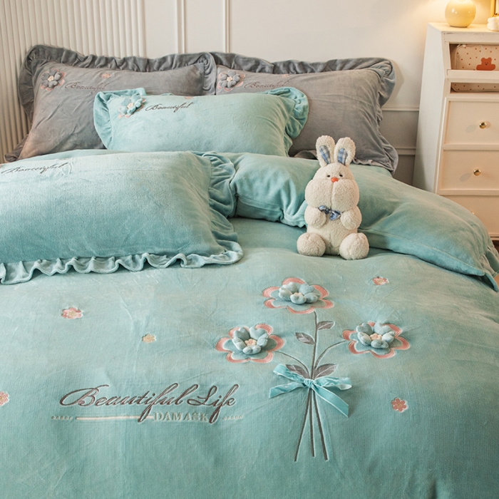 91家纺网 家纺一手货源 找家纺 纽缦 2022新款牛奶绒四件套唯爱系列 唯爱豆绿