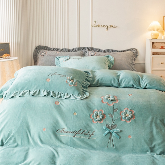 91家纺网 家纺一手货源 找家纺 纽缦 2022新款牛奶绒四件套唯爱系列 唯爱豆绿